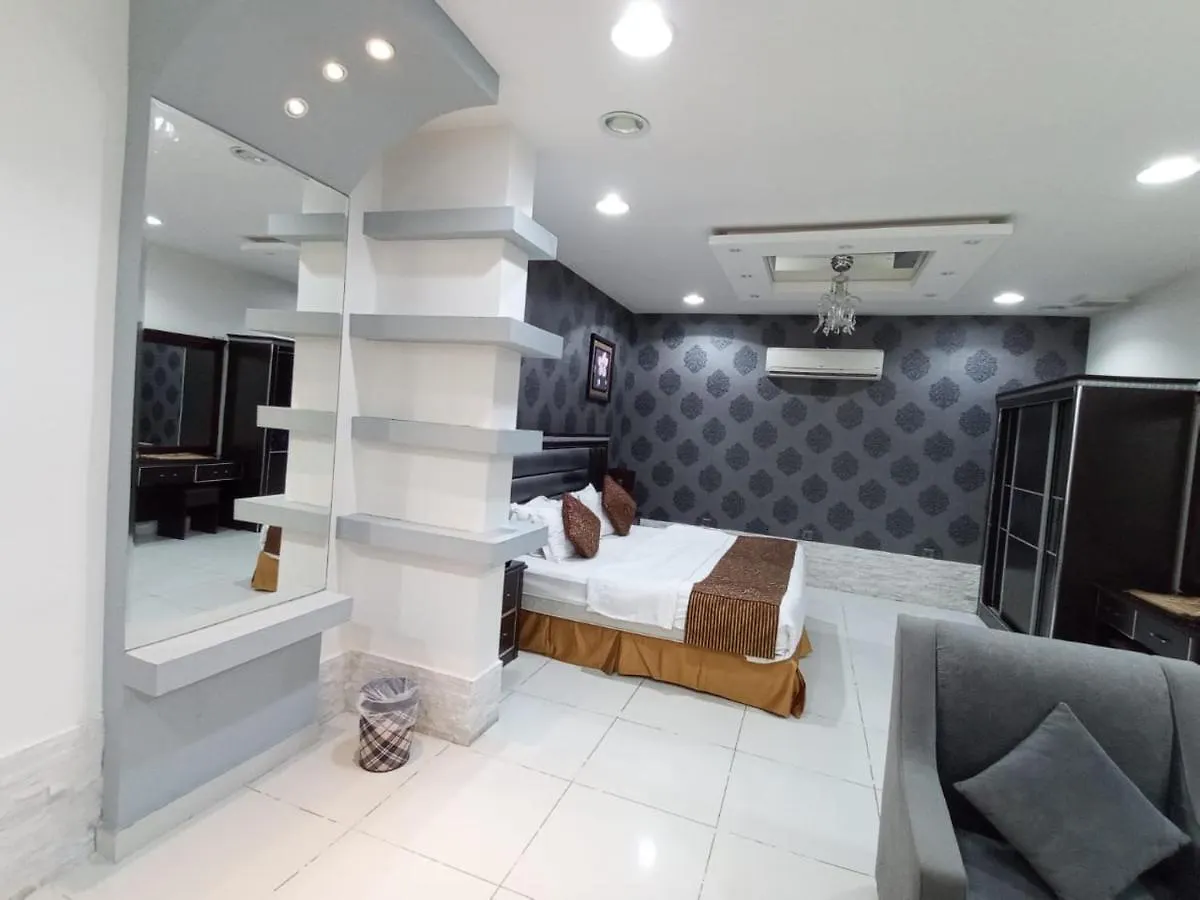جدة Celine Al Motamaiza Furnished Apartment المملكة العربية السعودية
